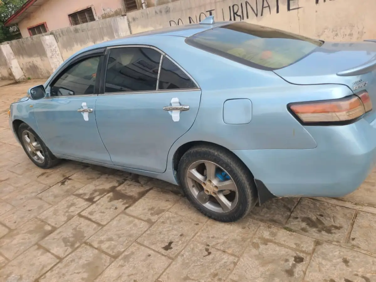 Toyota Camry - Image 3