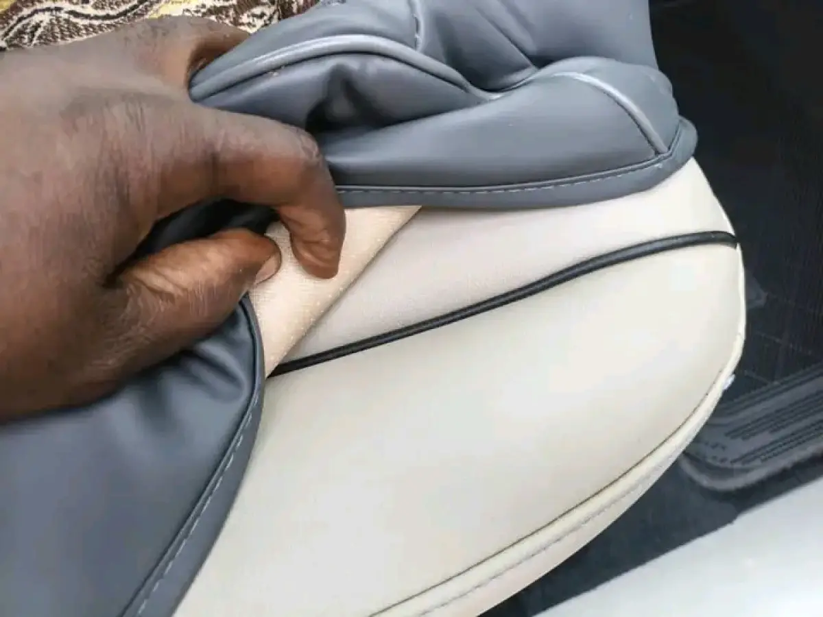 2010 Toyota Venza - Image 12