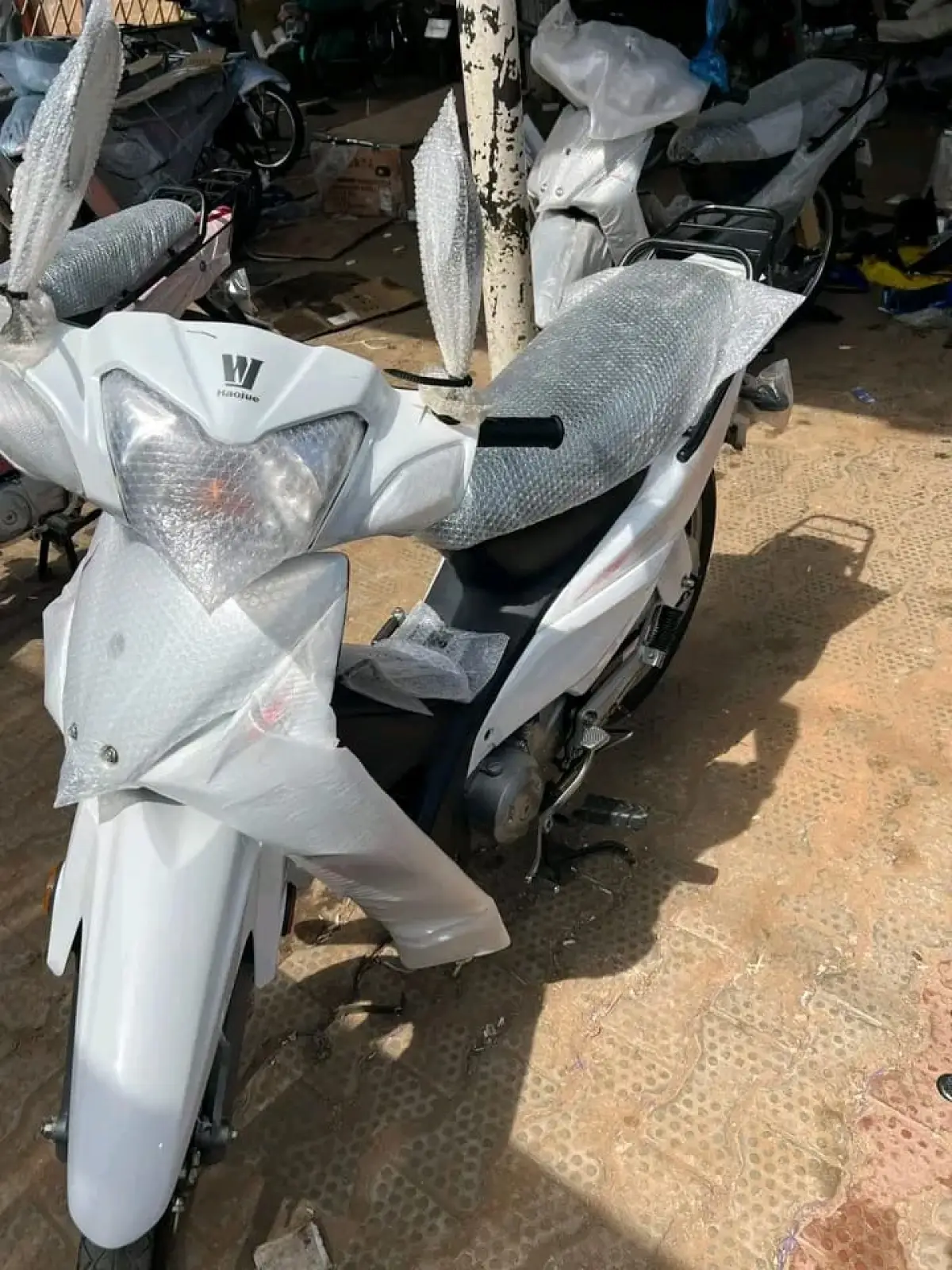 White Haojue UDS Lady Bike - Image 3