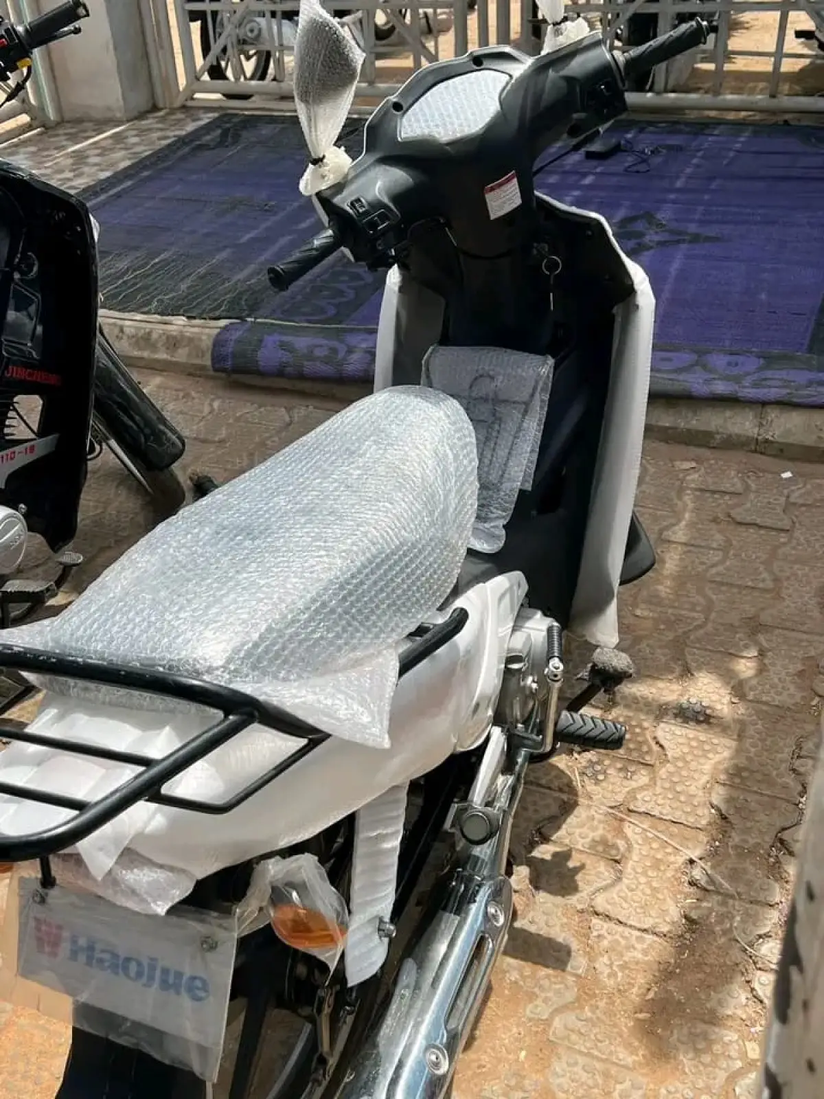 White Haojue UDS Lady Bike - Image 5