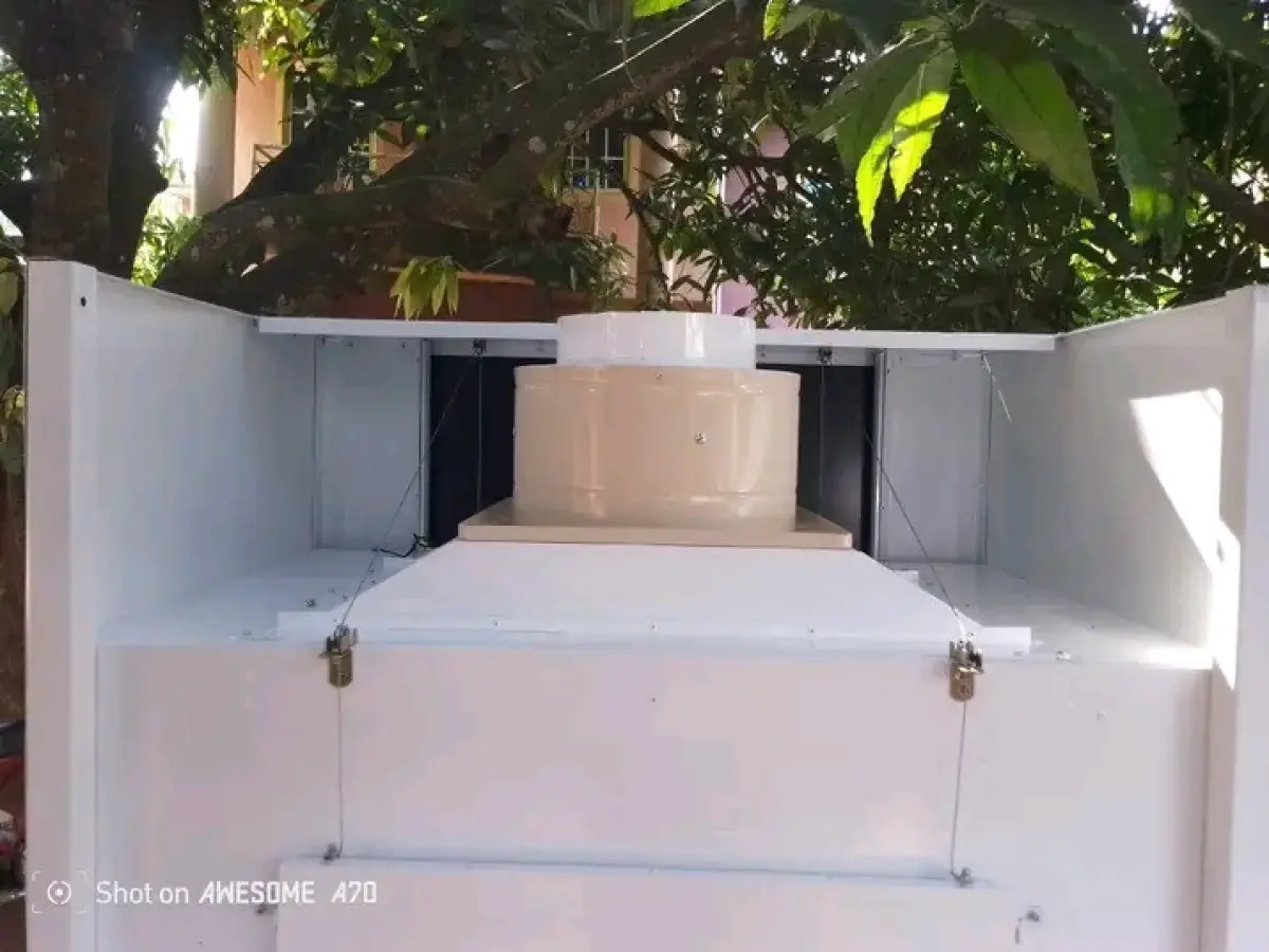 Fume extractor - Image 1