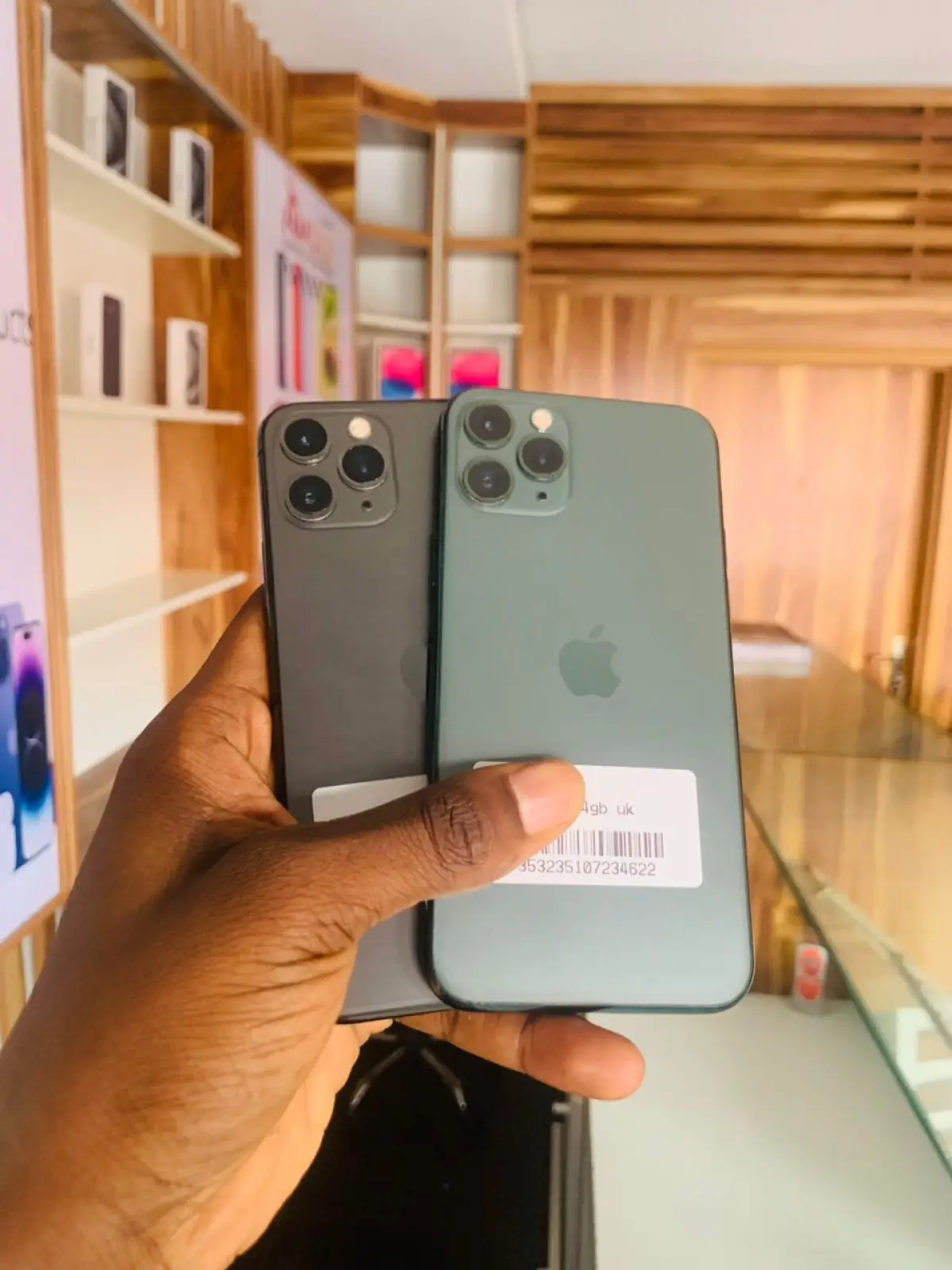 Iphone 11 pro 64gb - Image 1