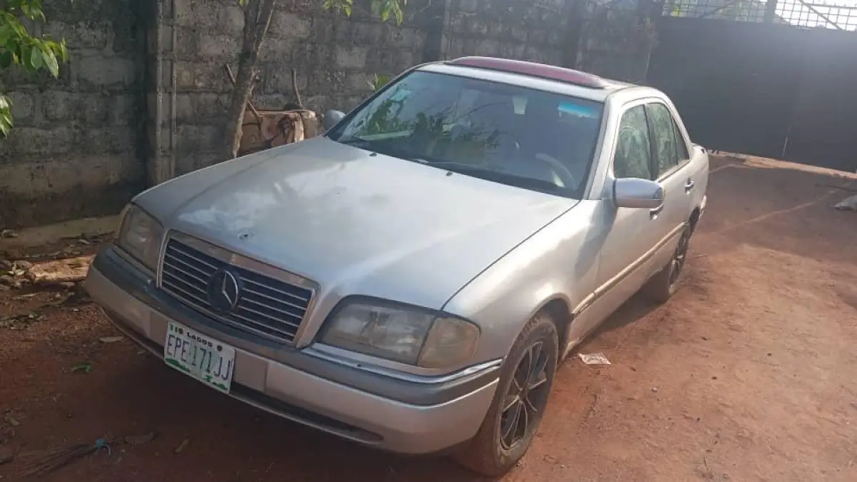 1994 Mercedes Benz - Image 1