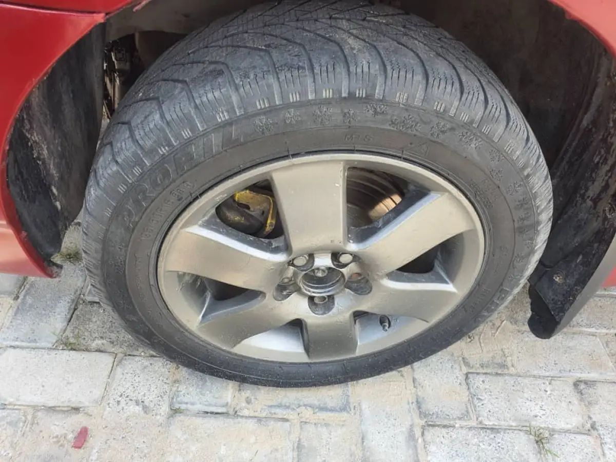 Toyota Corolla 2004 - Image 5