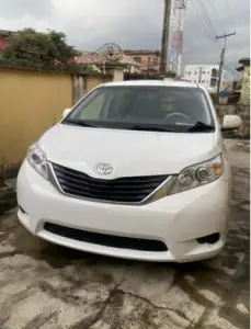 Toyota Sienna 2014 (tokunbo)
