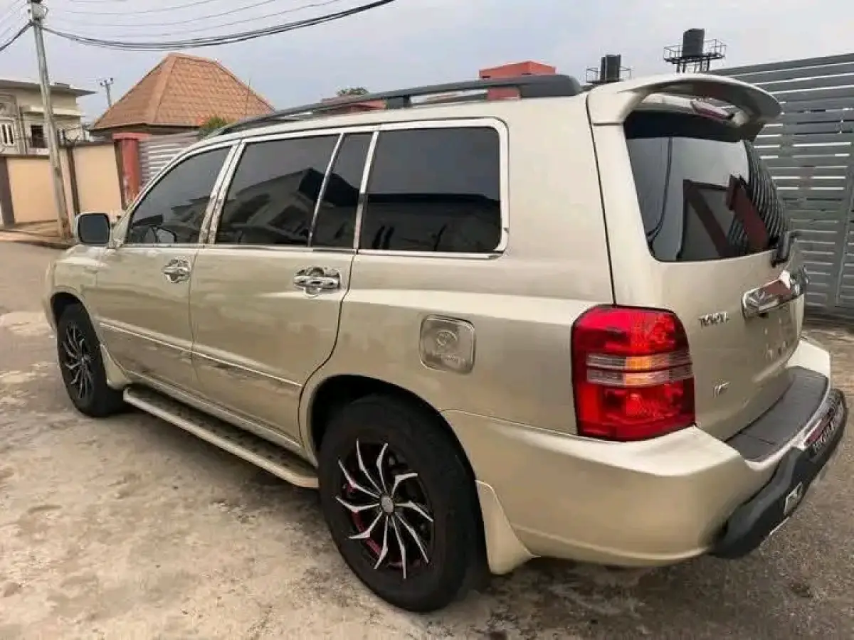 Toyota Highlander - Image 4