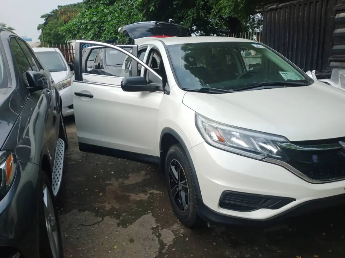 Foreign Used 2015 Honda CR-V - Image 3