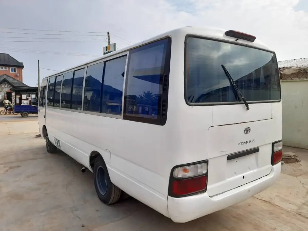 Coaster bus 2010 - Image 1