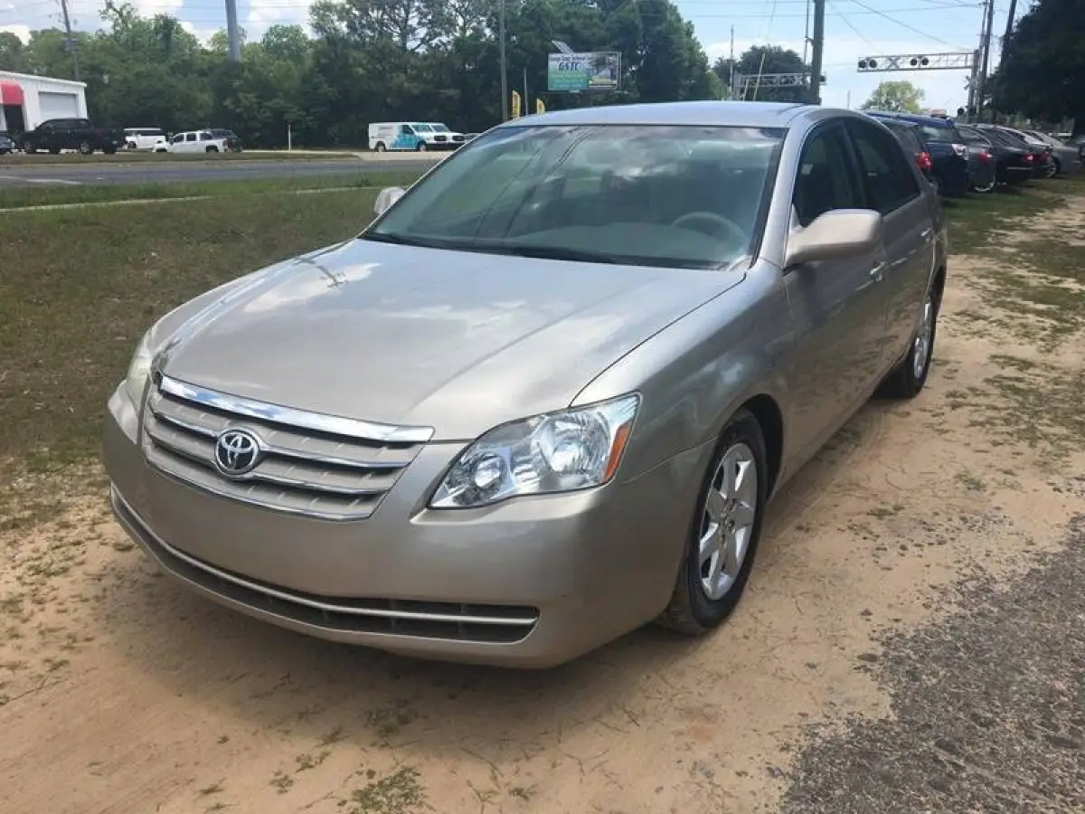 Toyota Avalon 2005 - Image 1