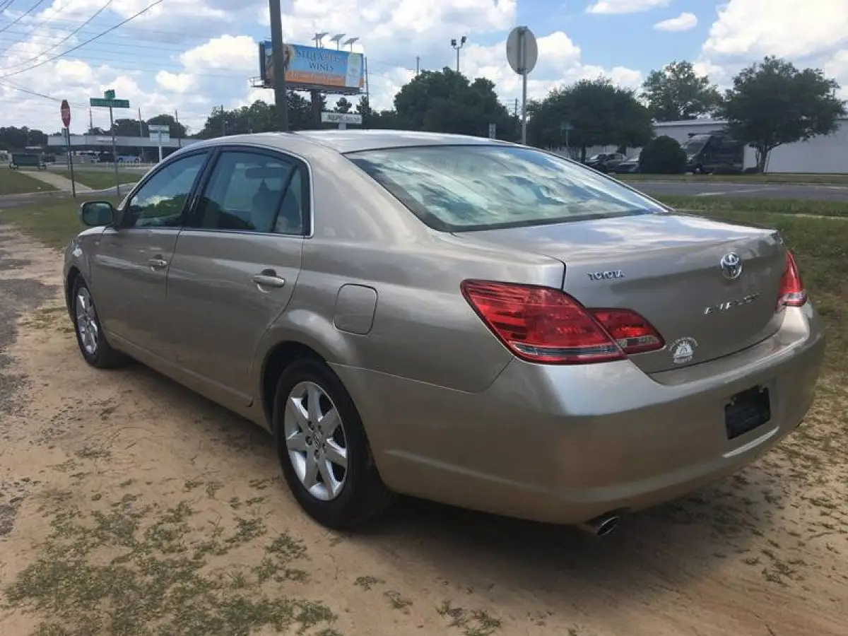 Toyota Avalon 2005 - Image 2