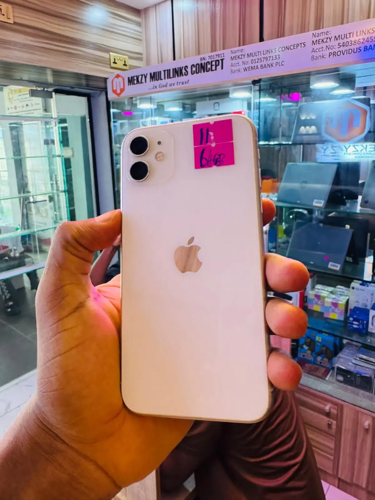 iPhone 11 64gb - Image 1