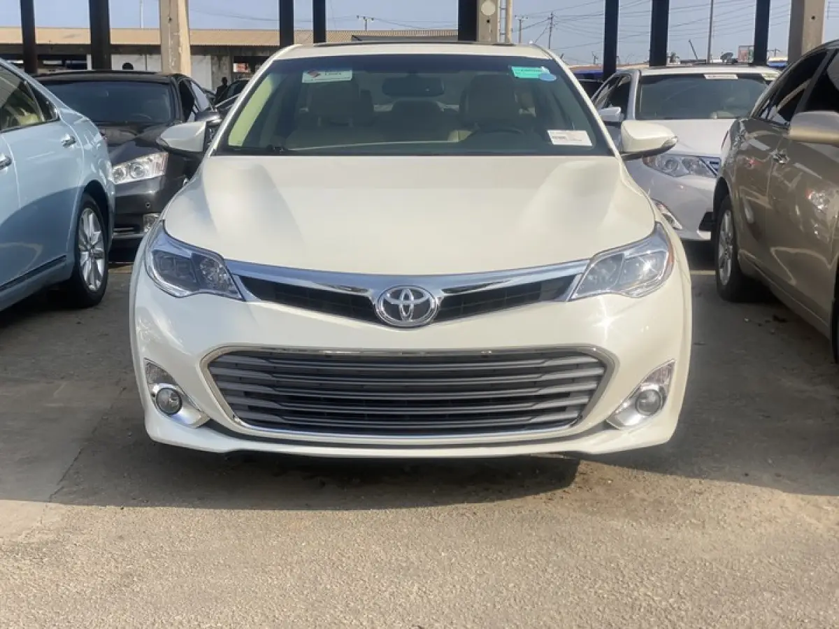 Toyota Avalon 2010 - Image 1