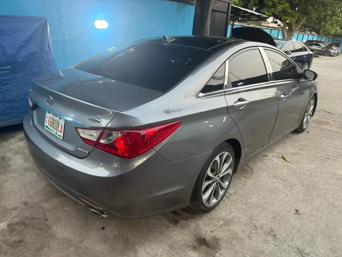 2012 Hyundai Sonata limited - Image 5