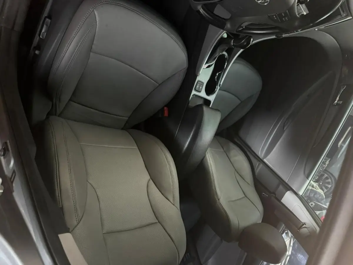 2012 Hyundai Sonata limited - Image 6