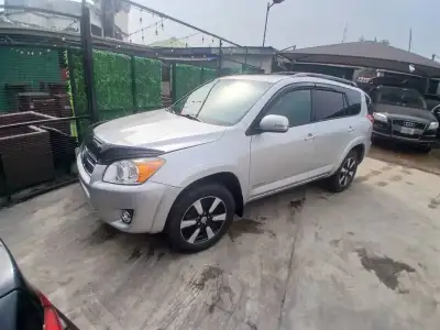 Toyota RAV4 2011