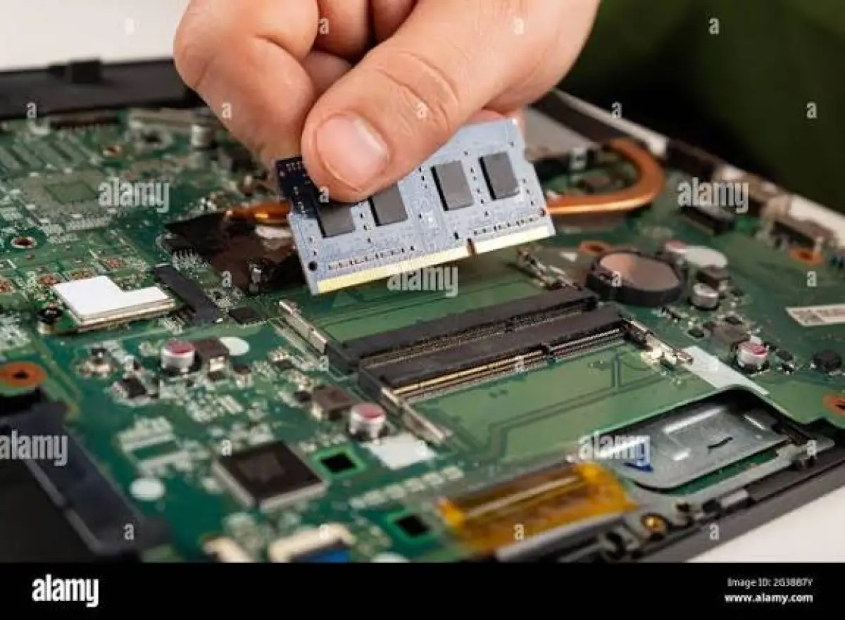Laptop Technician for hardware and software - Image 1