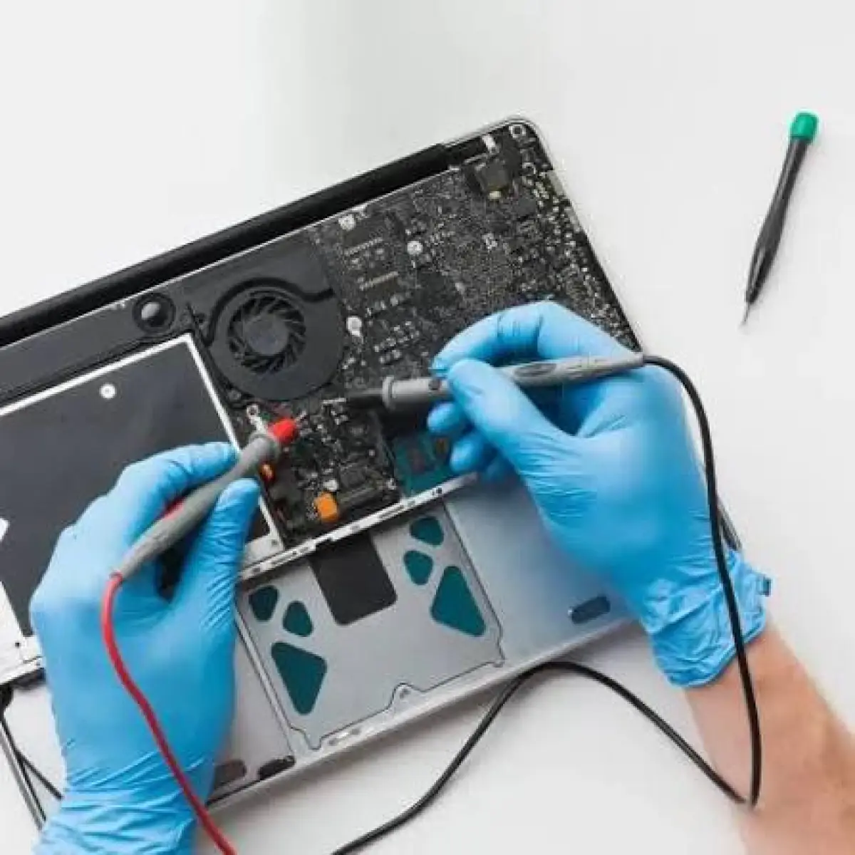 Laptop Technician for hardware and software - Image 3