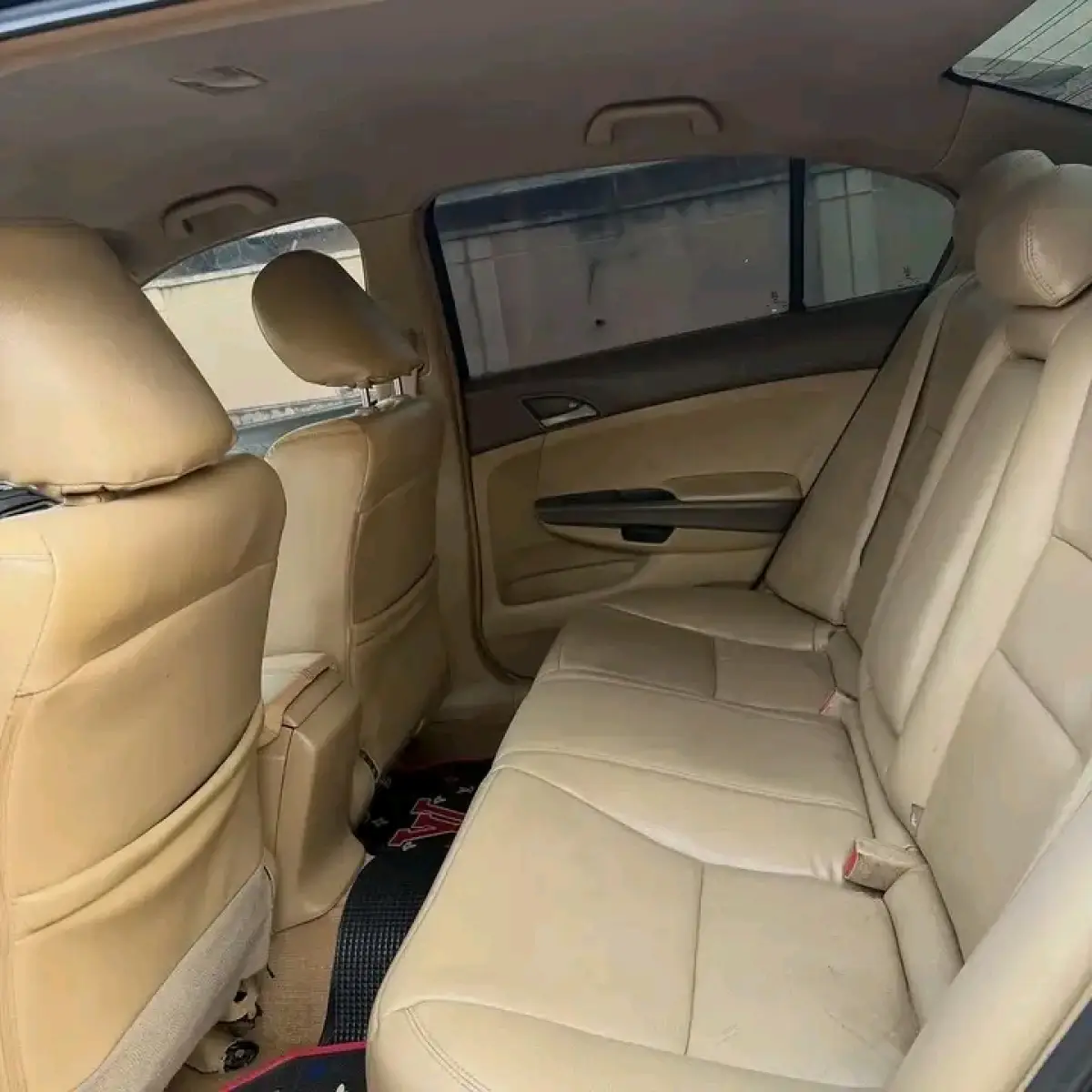 EXTREMELY CLEAN USED 2008 HONDA ACCORD. - Image 3