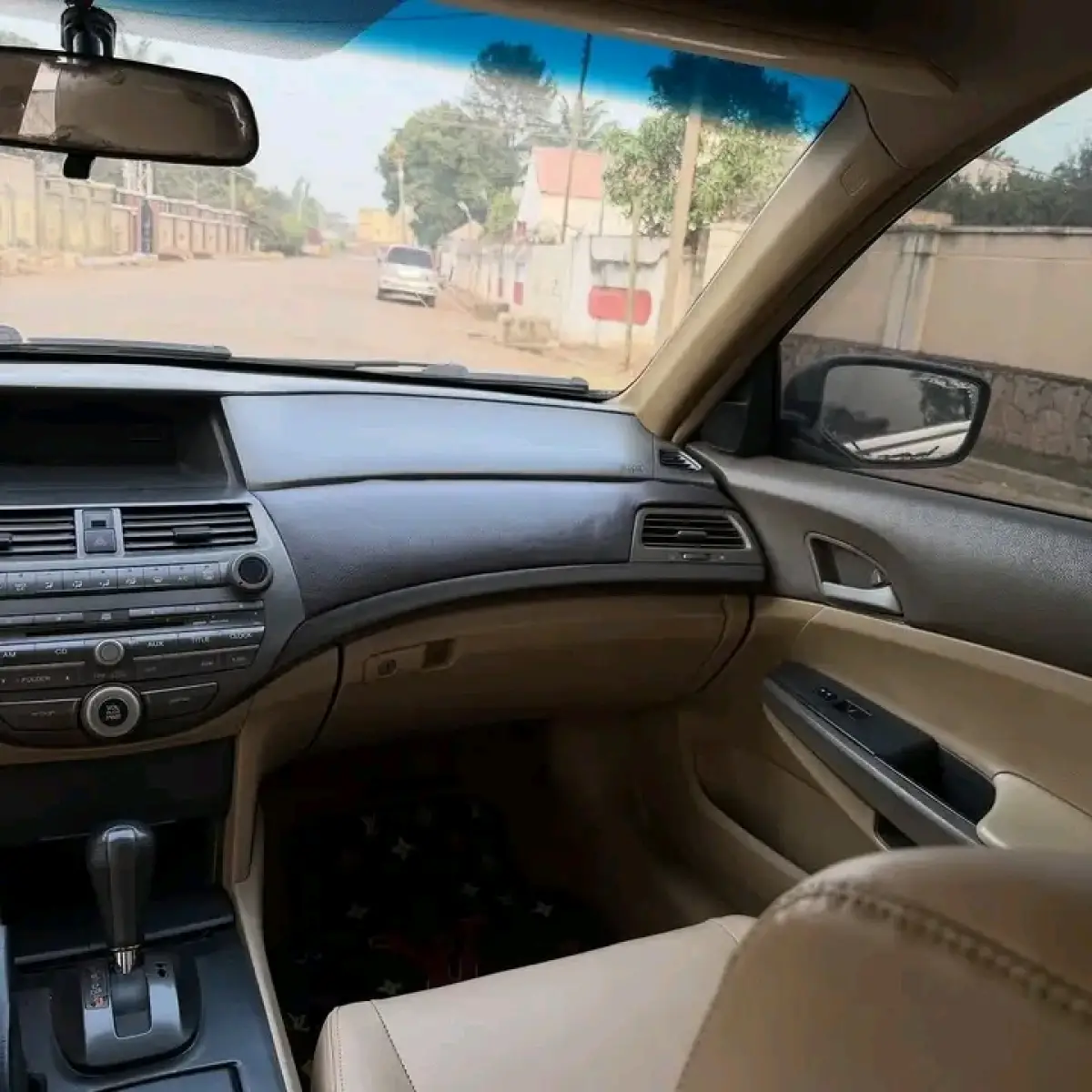 EXTREMELY CLEAN USED 2008 HONDA ACCORD. - Image 6