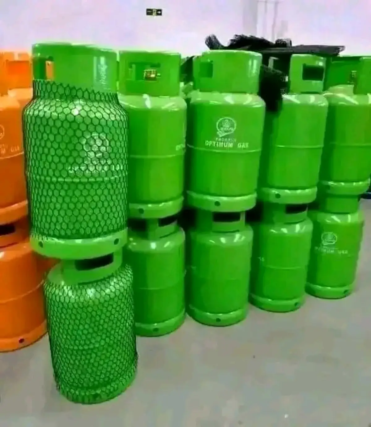 Gas cylinder for sale - Image 2