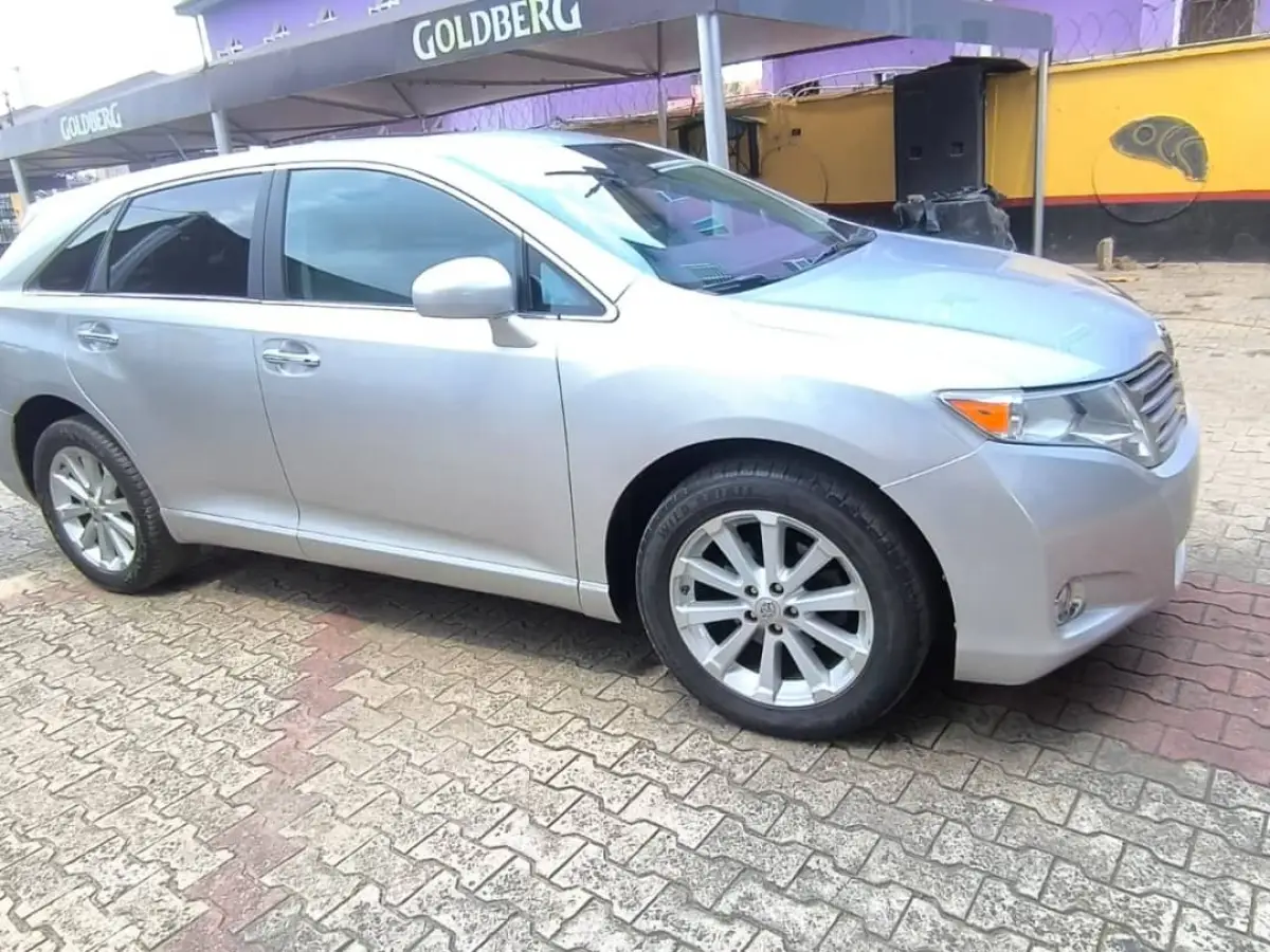 TOKS TOYOTA VENZA LIMITED 2010 MODEL FULL OPTION - Image 9