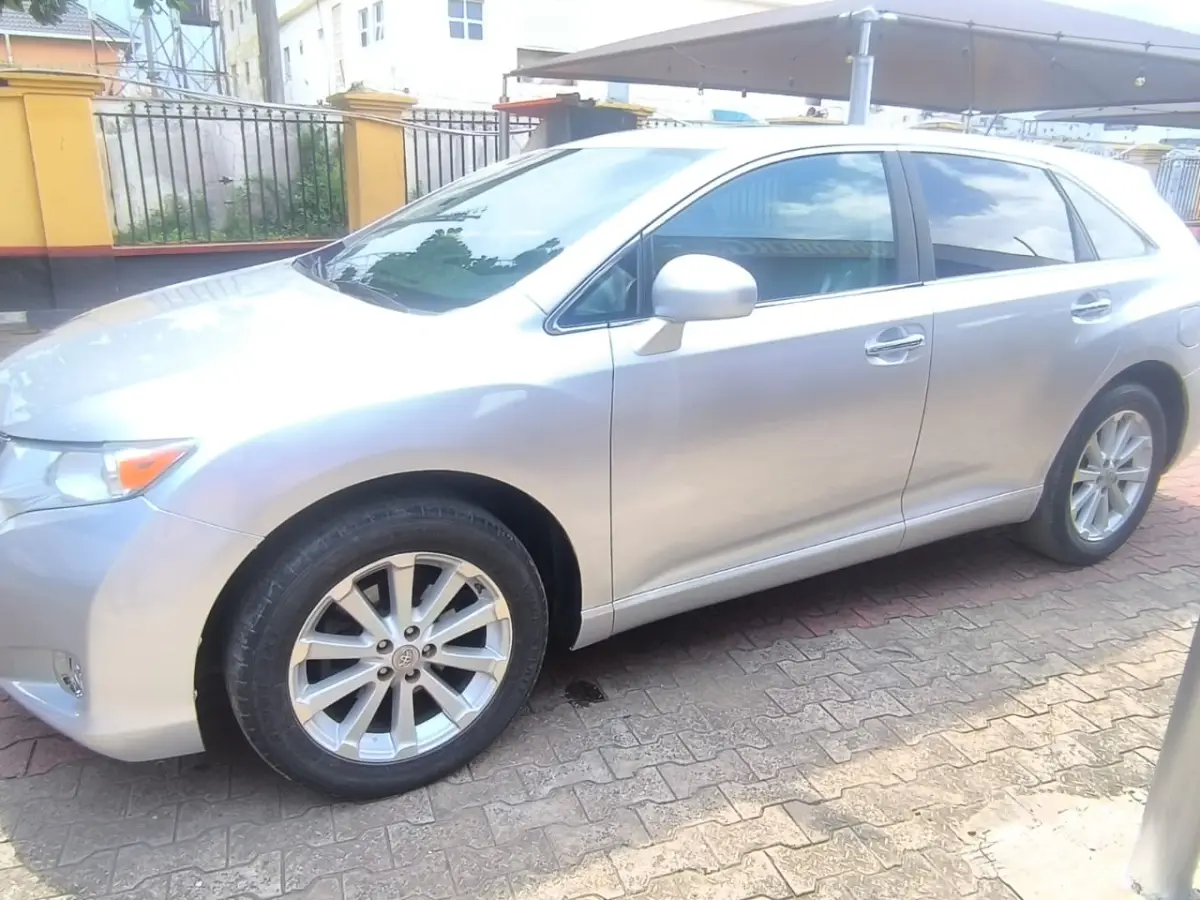 TOKS TOYOTA VENZA LIMITED 2010 MODEL FULL OPTION - Image 10