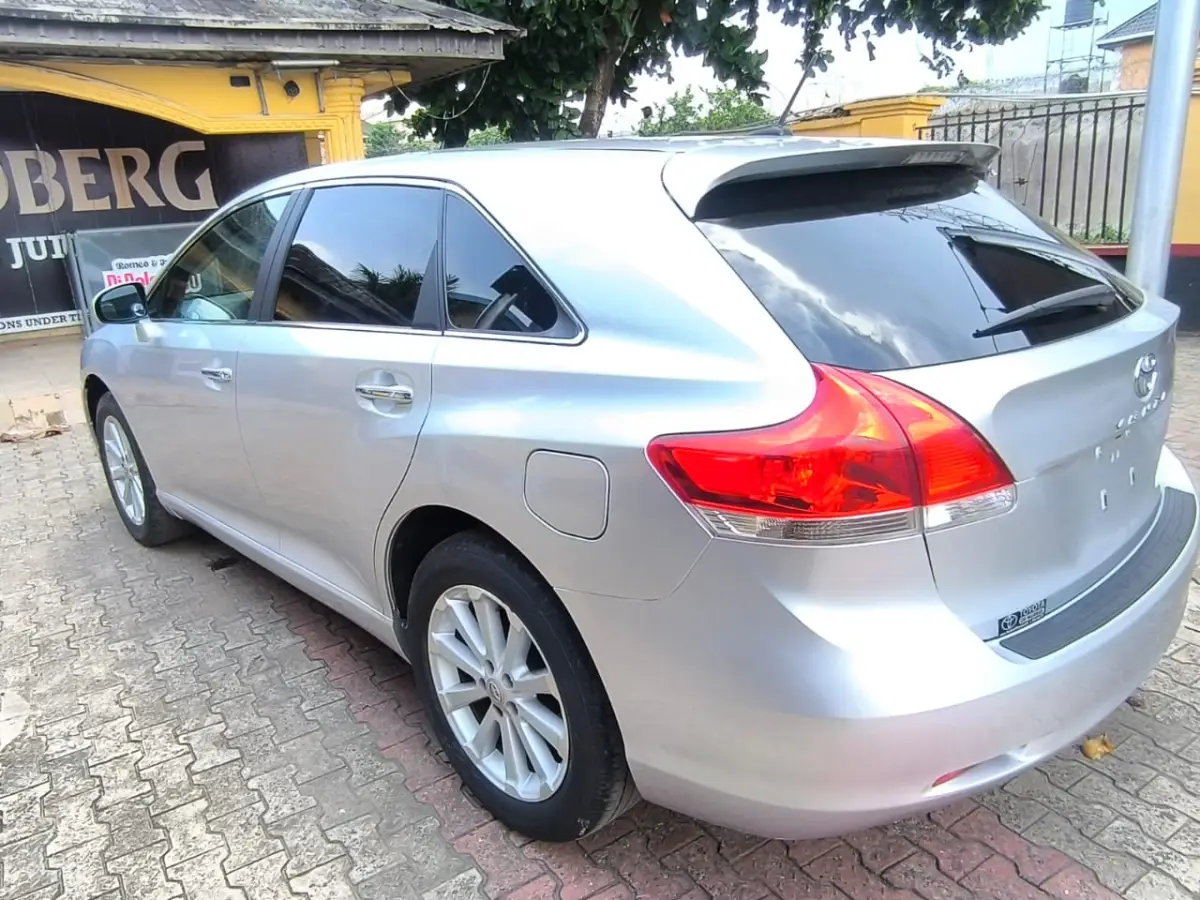 TOKS TOYOTA VENZA LIMITED 2010 MODEL FULL OPTION - Image 13