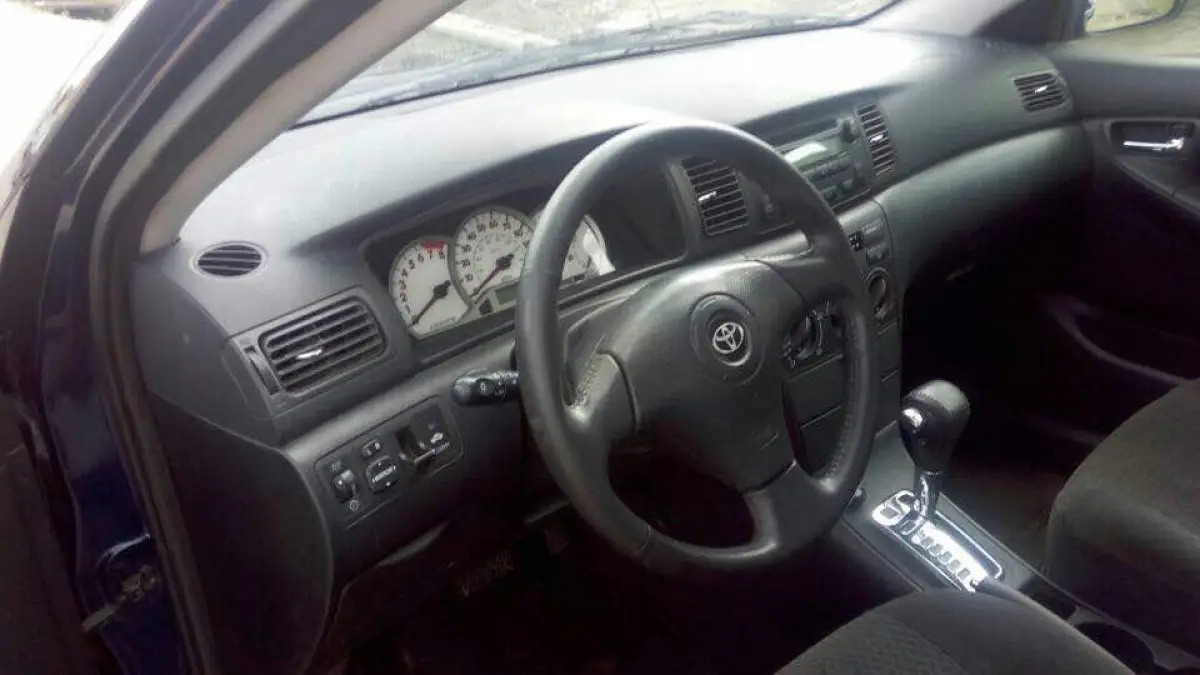 Toyota Corolla Sport 2005 blue - Image 4
