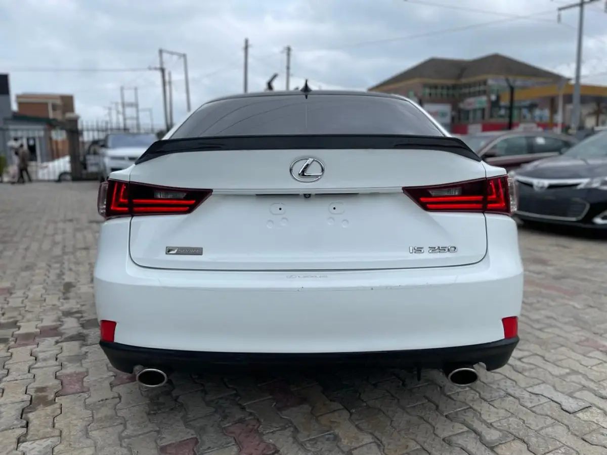 2015 Lexus IS250 F-sport - Image 3