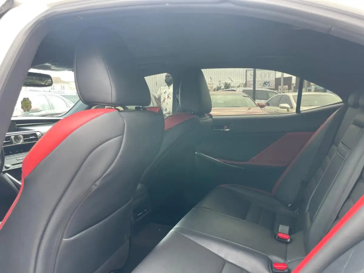 2015 Lexus IS250 F-sport - Image 6