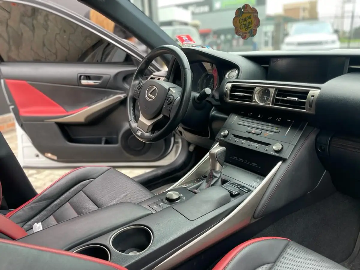 2015 Lexus IS250 F-sport - Image 7
