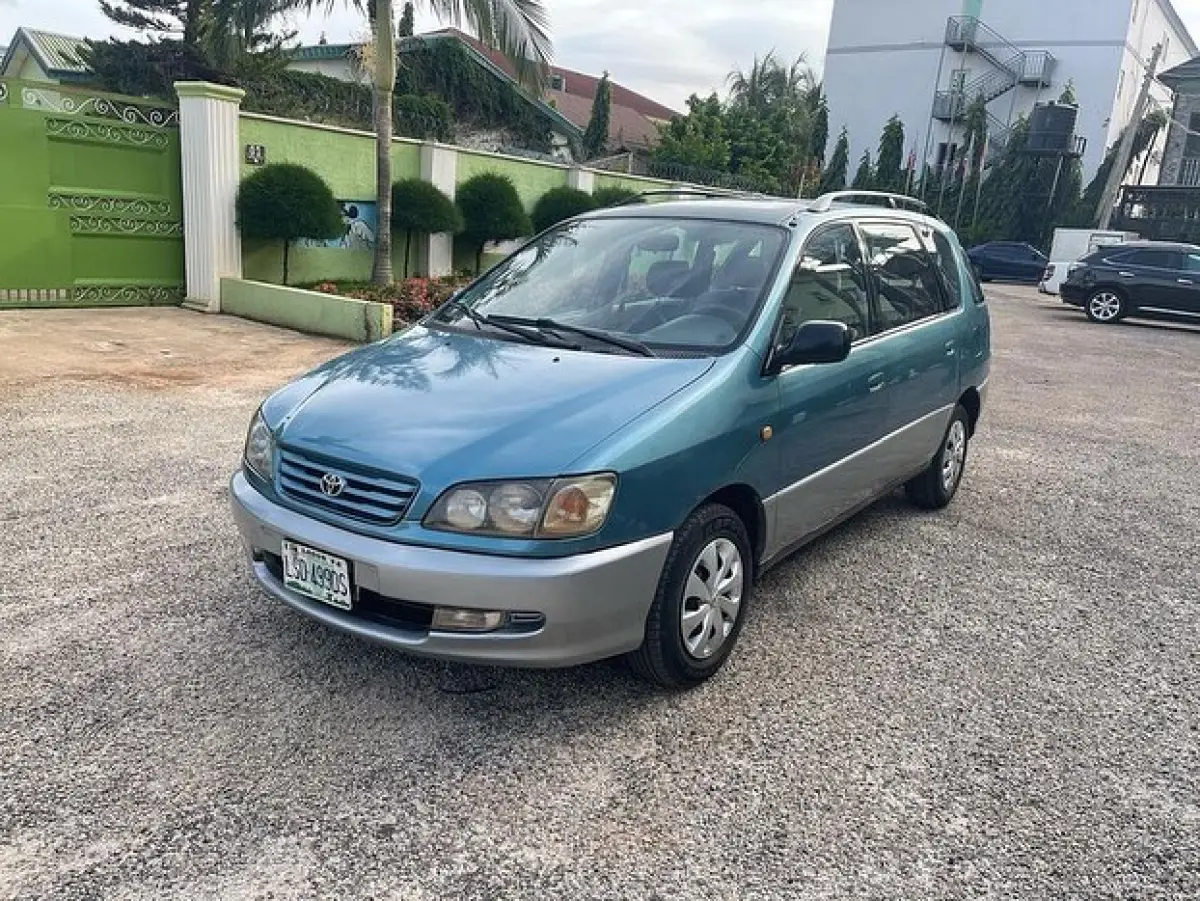 Super Clean Toyota Picnic With Original Custom Duty - Image 2