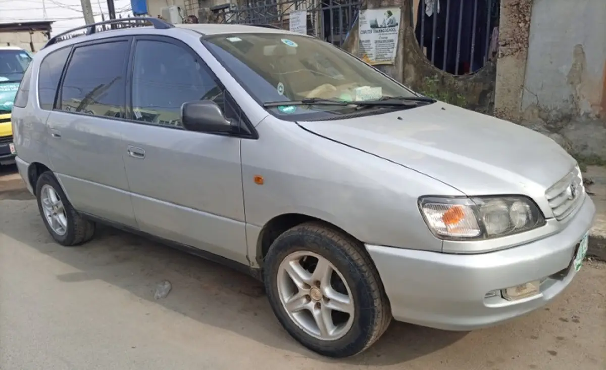 2002 Toyota picnic for sale - Image 3