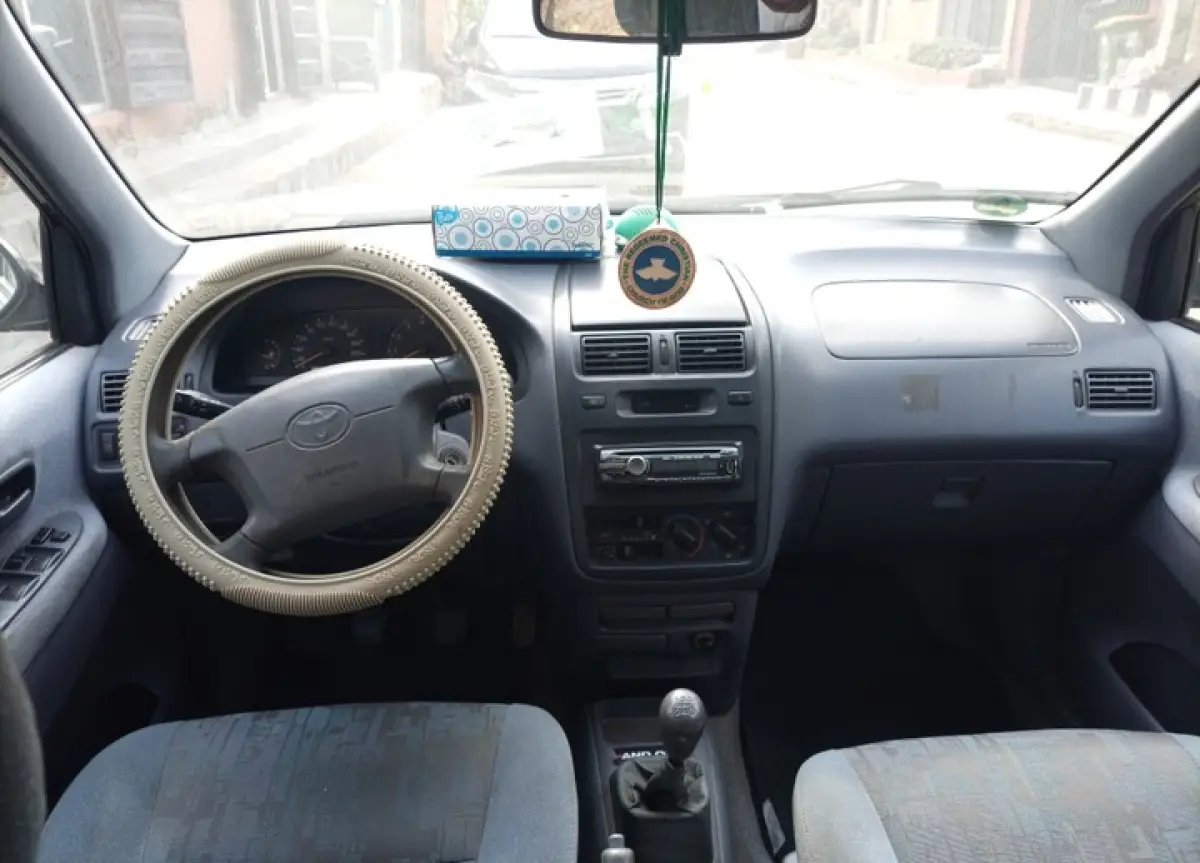 2002 Toyota picnic for sale - Image 5