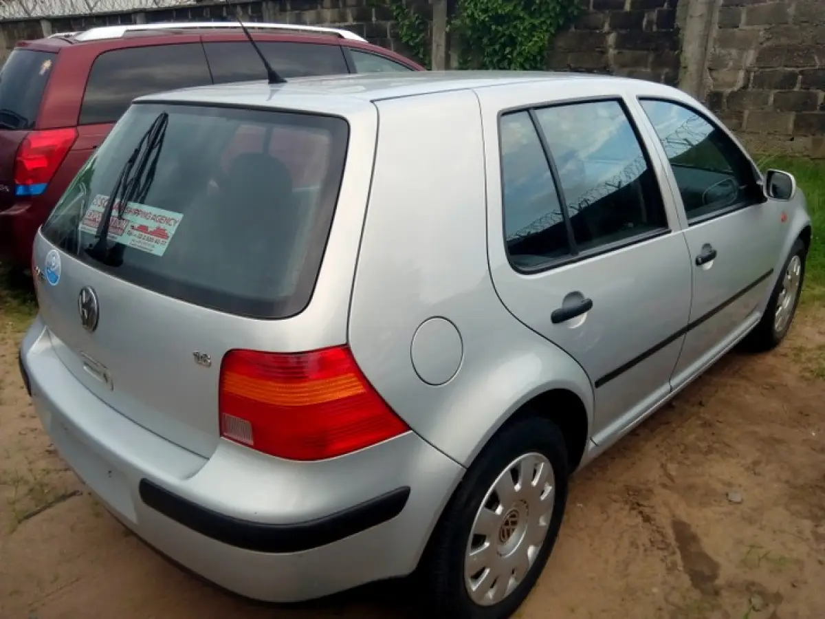 Clean Volkswagen Golf4 2000 - Image 1
