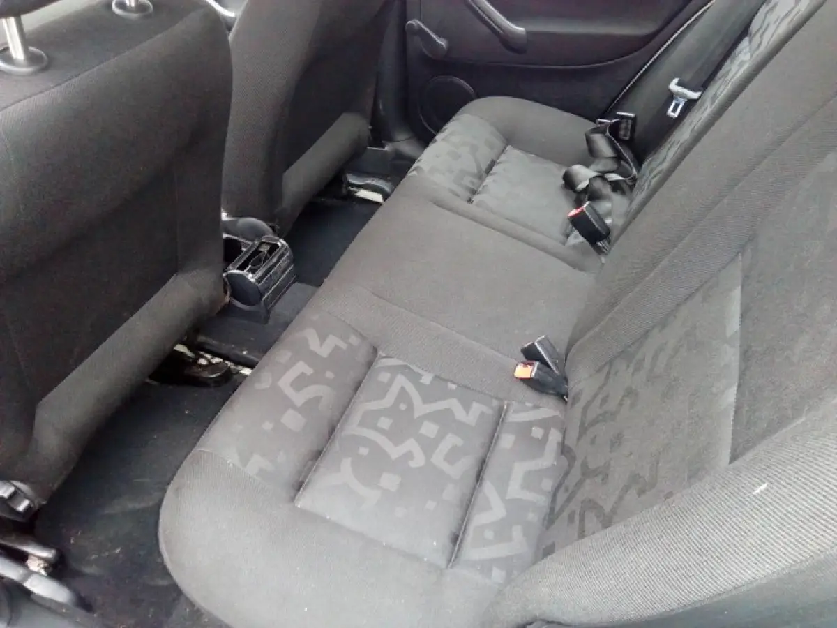 Clean Volkswagen Golf4 2000 - Image 5