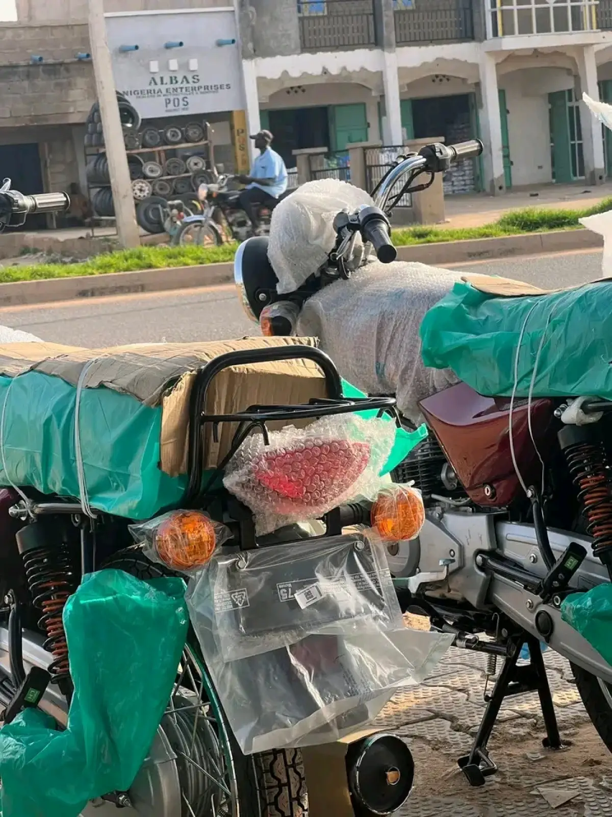 Bajaj Boxer - Image 3