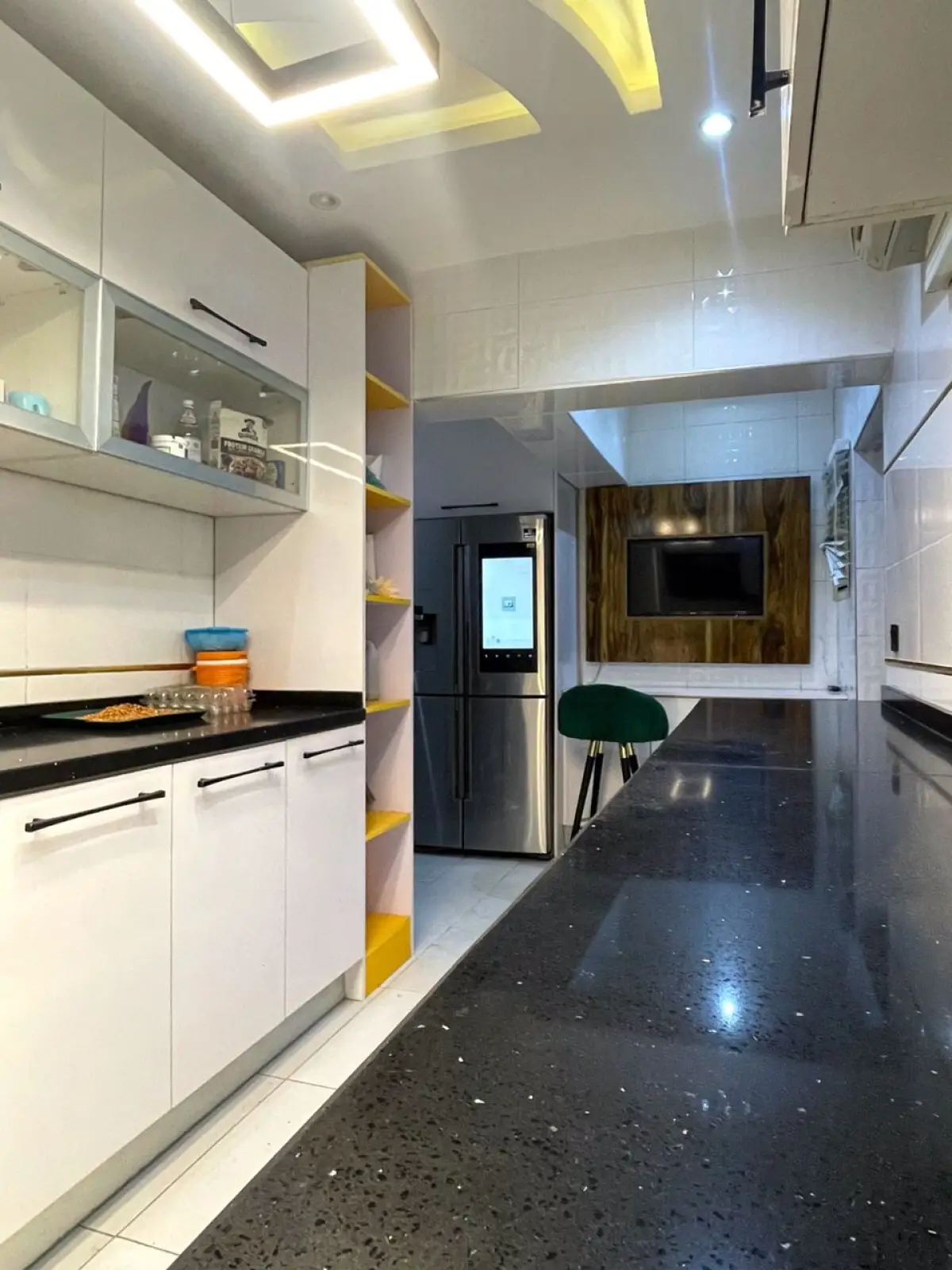 4 BEDROOM DUPLEX - Image 2