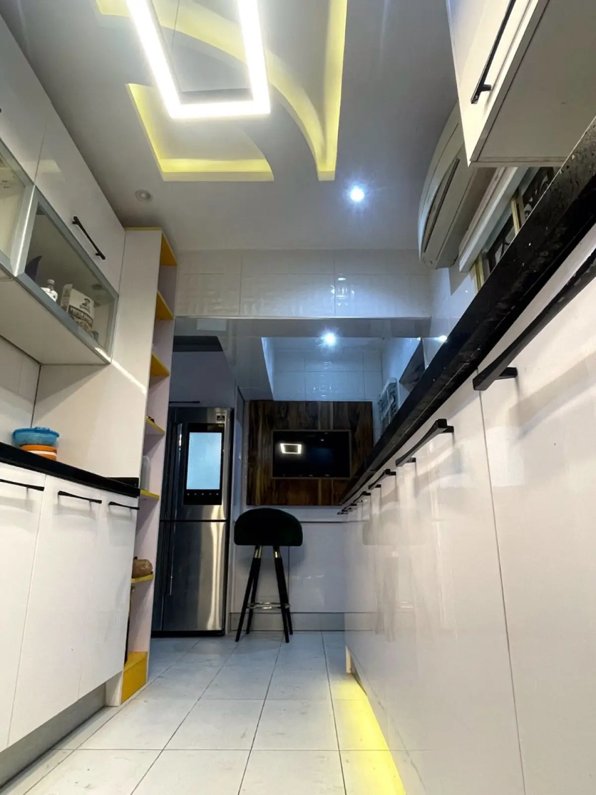 4 BEDROOM DUPLEX - Image 4