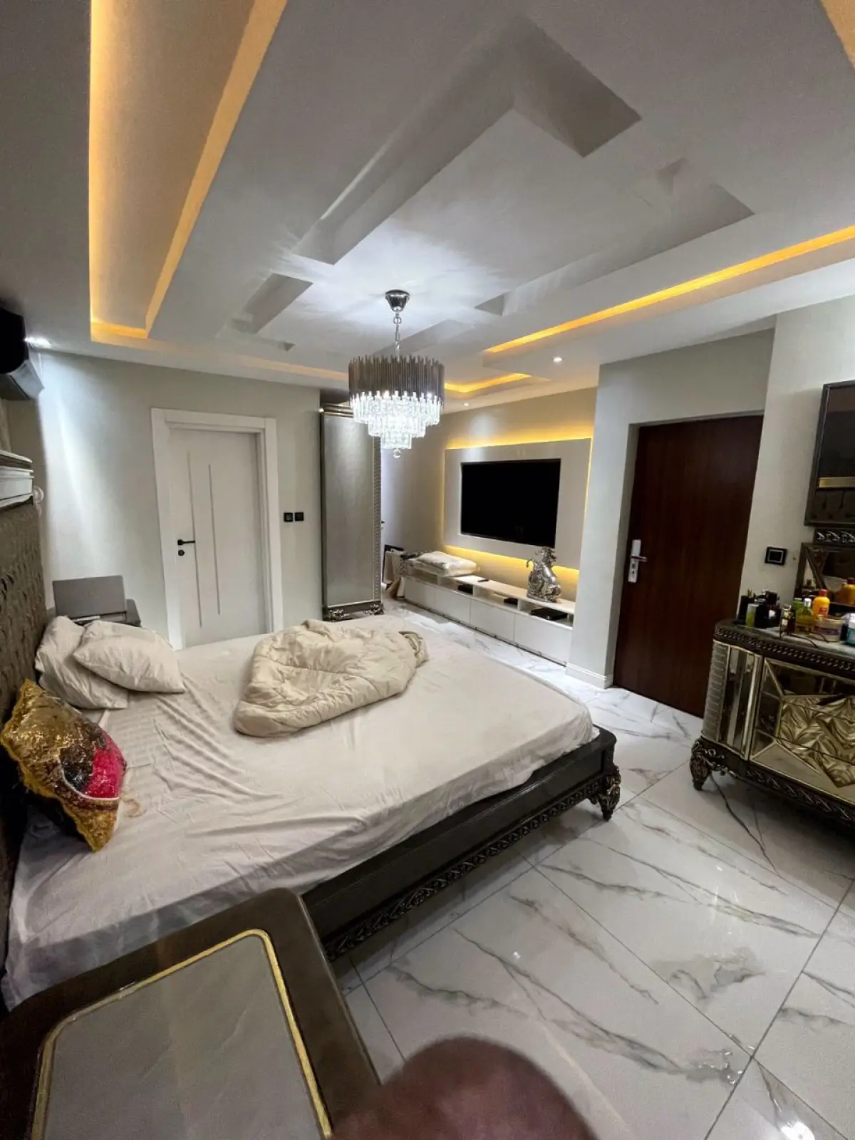 4 BEDROOM DUPLEX - Image 6