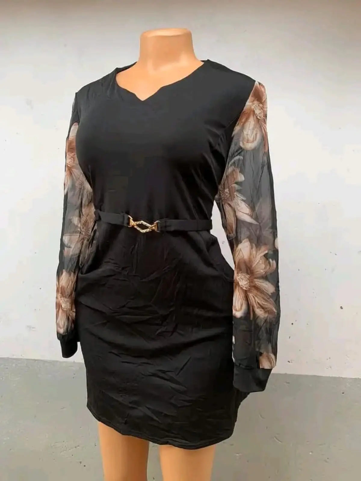 Bale of Ladies Mixed Gowns - Image 8