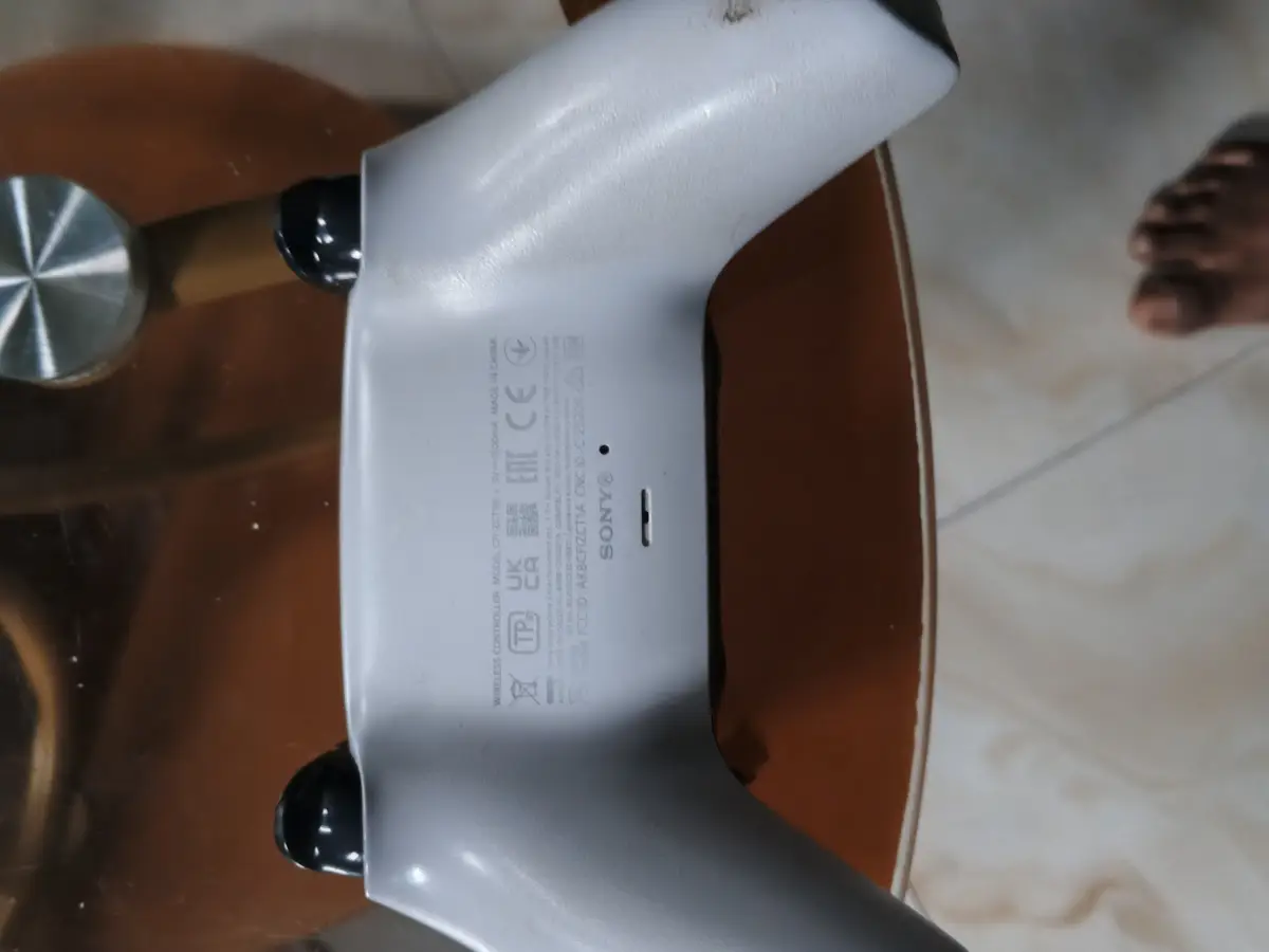 PS5 Controller - Image 2