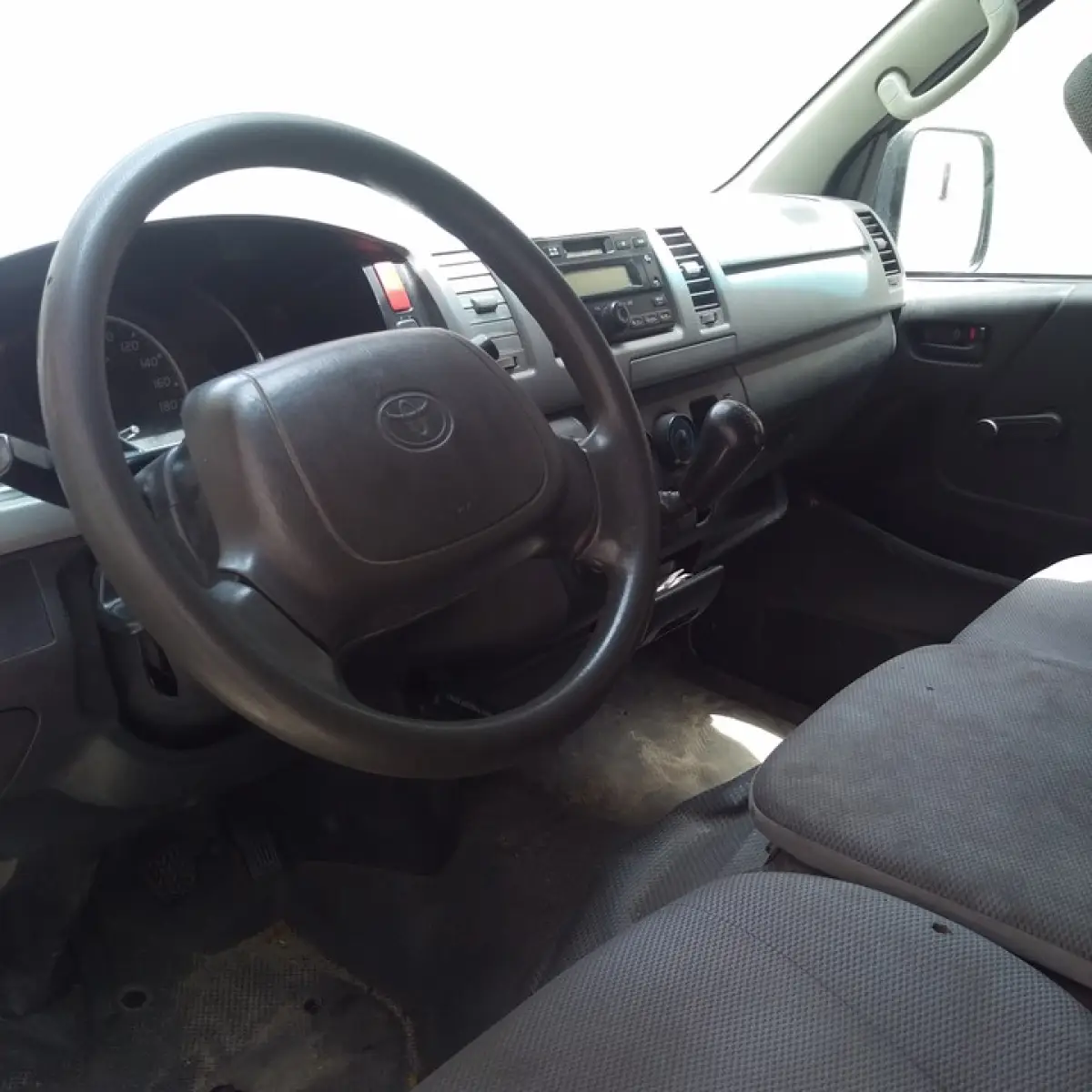 Toyota hiace - Image 6