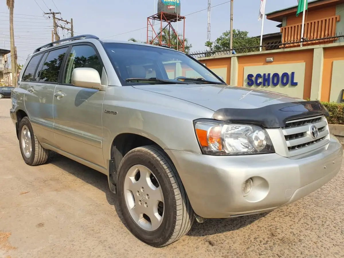 Toyota Highlander 4x4 Limited - Image 3