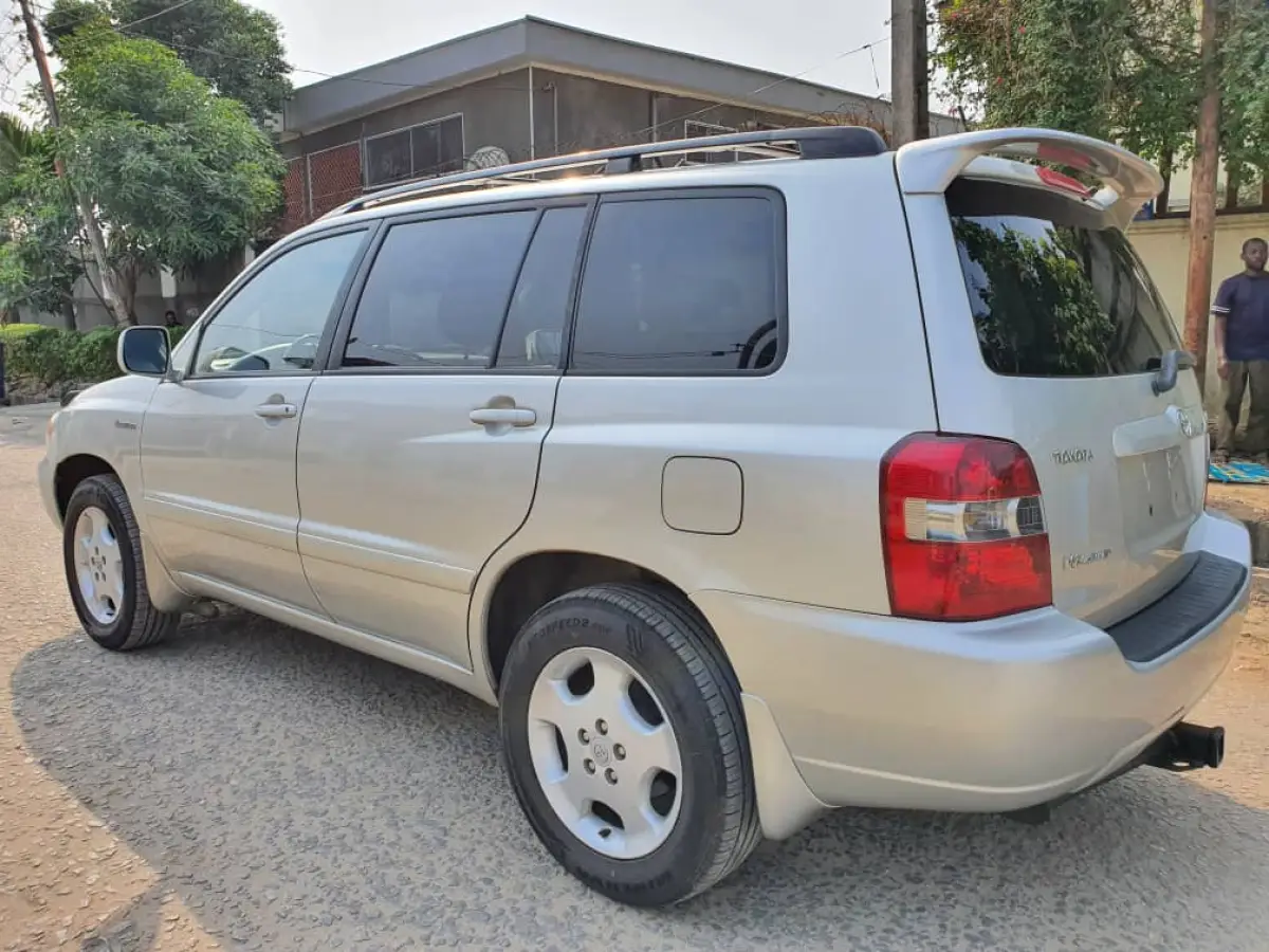 Toyota Highlander 4x4 Limited - Image 8