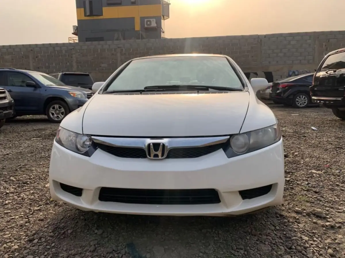 Honda Civic White for sale - Image 2