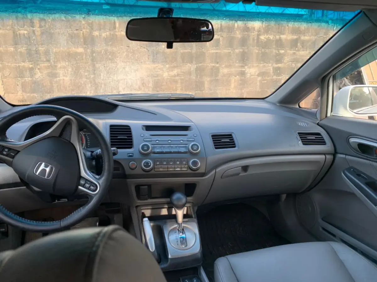 Honda Civic White for sale - Image 5