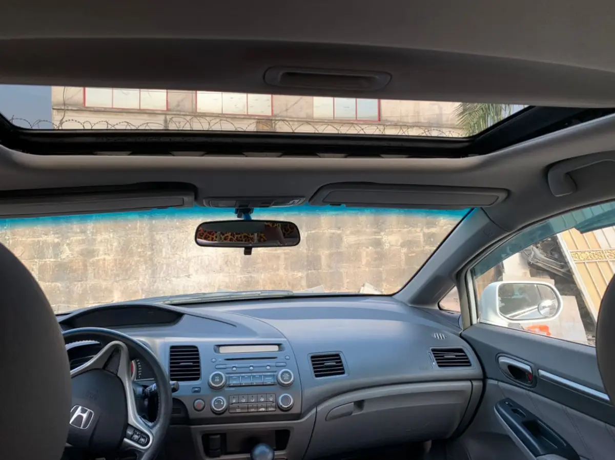 Honda Civic White for sale - Image 6