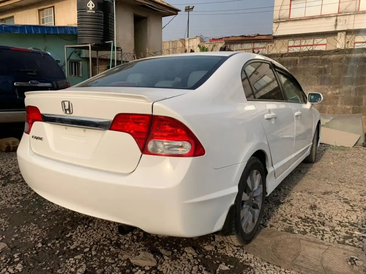 Honda Civic White for sale - Image 8