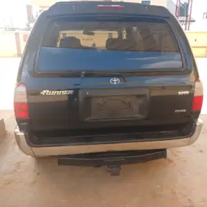 Toyota 1999 4runner black